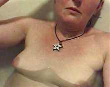 Hot step-mom masturbating with a vibrator in the bath and the orgasmic aftermath