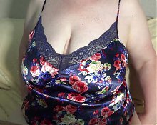 A Plump MILF on a Webcam Shows Her Big Boobs and Tells How to Jerk off. Dirty Talk and Saggy Tits.