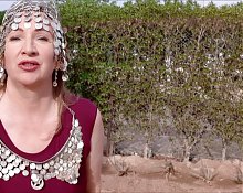 MariaOld milf with huge tits dance in oriental style