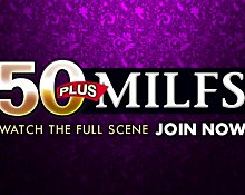 Divorcee and mom Agnes Blonde fucks her gaping pussy with a