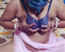 Desi Soni bhabhi ki boor ki aage koye aake thanda kardo